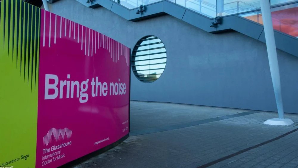 Harnessing the Power of Bay Leaves: A Natural Remedy for Dandruff and Scalp Health